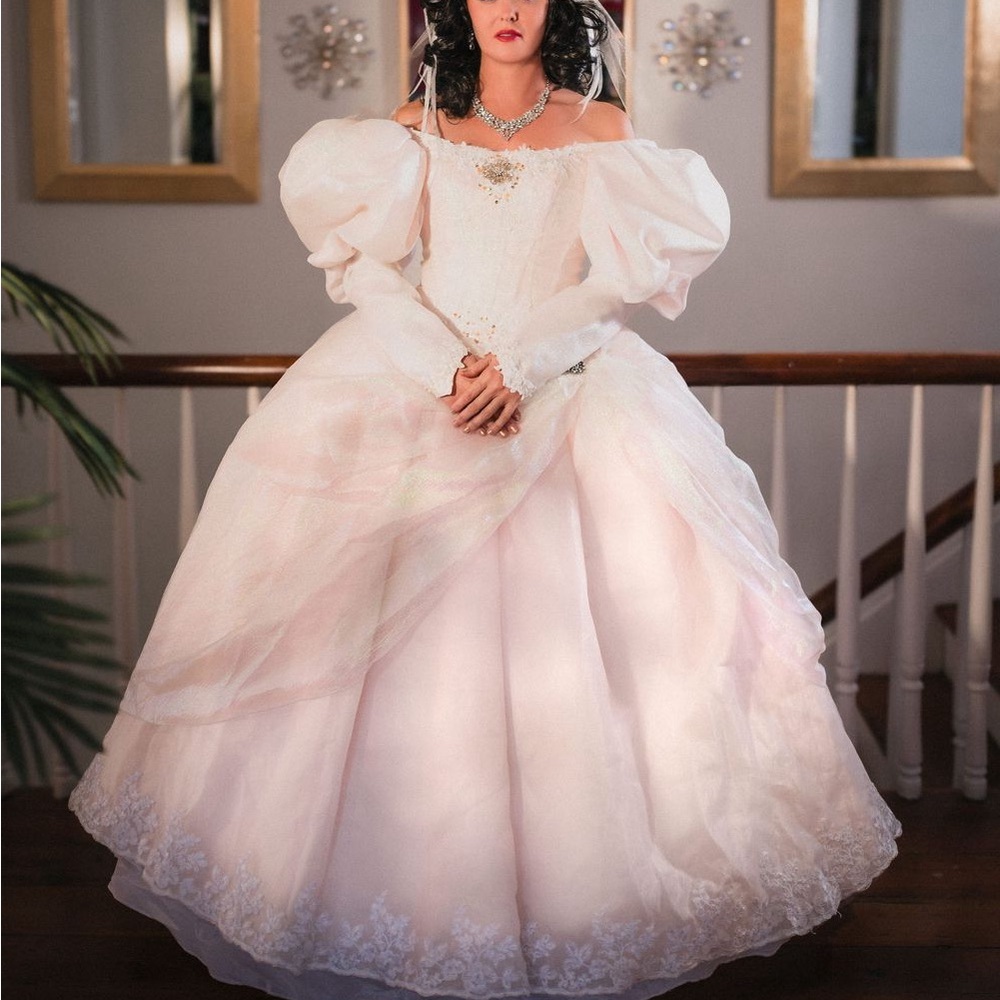 Sarah’s Ballgown Labyrinth Cosplay - Picture 6 of 7